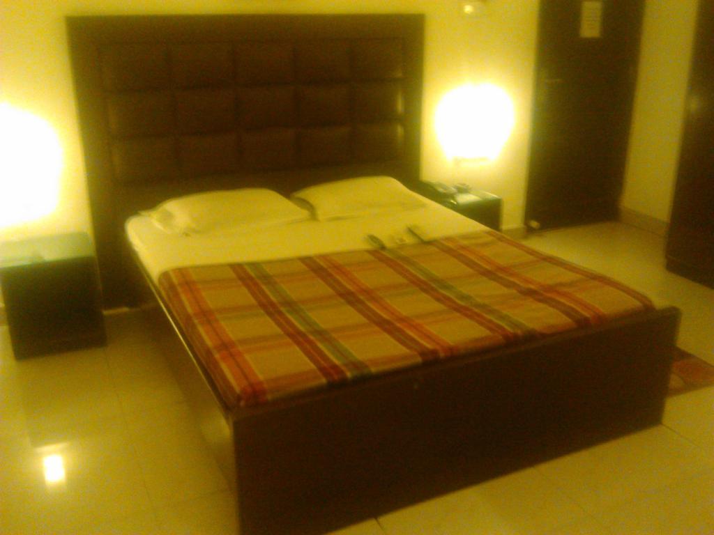 Ambica Residency Hotel Cuttack Room photo